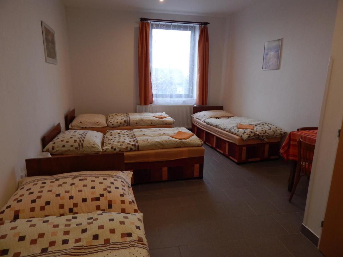 Penzion U Kasnych Mníšek pod Brdy Exterior foto